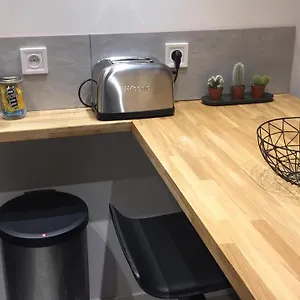 Apartment Chaleureux Au Coeur Du Panier, Marseilles