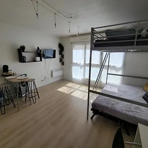 Les De Saint Charles Apartment